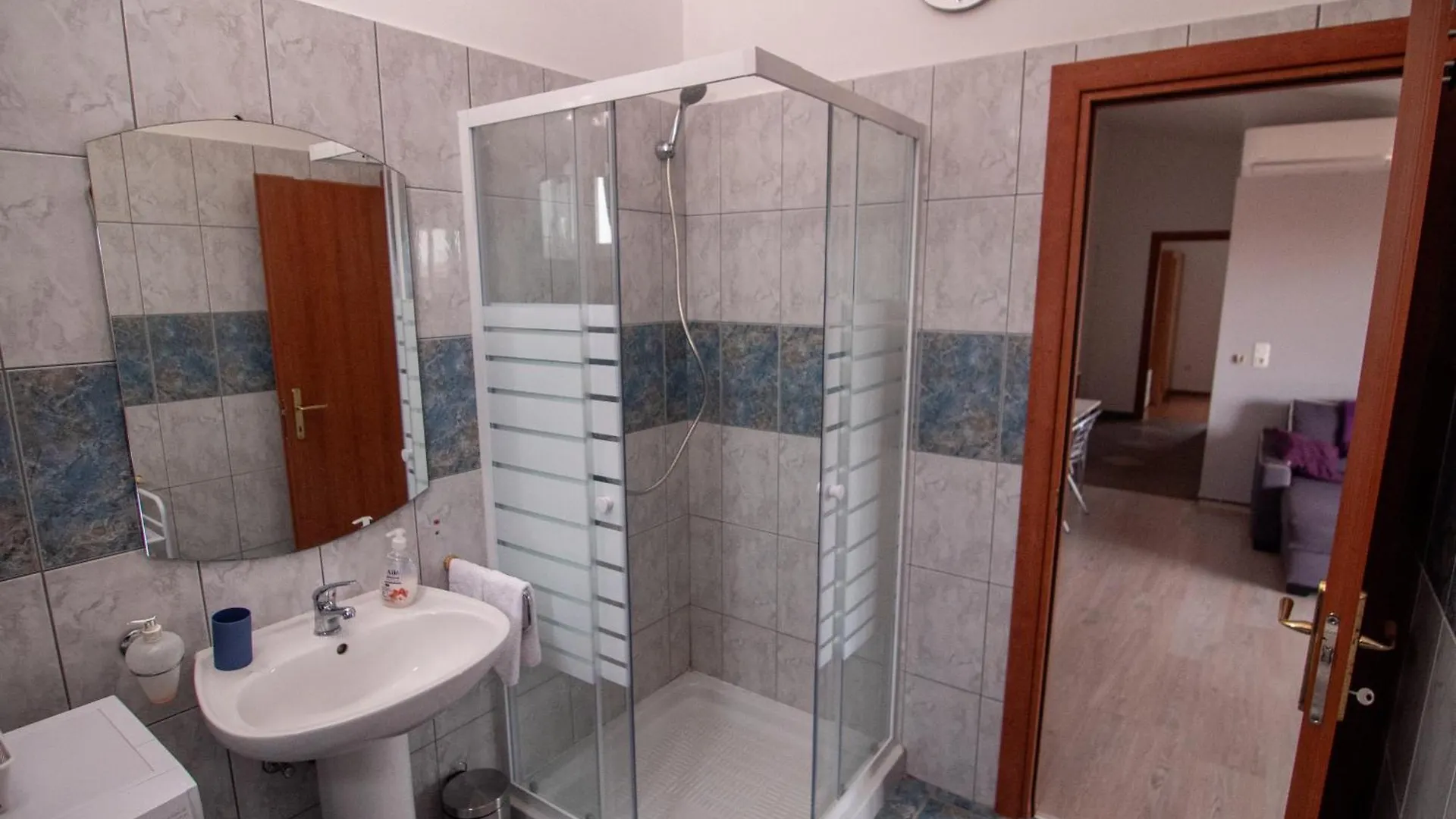 Jacqueline Apartment Pula 0*,  Croatia